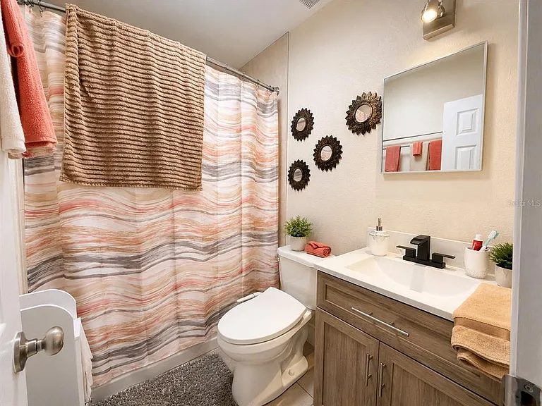 105 MARGARET ST — photo 11